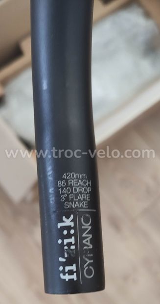 Cintre Fizik CYRANO R3 42 cm - 1