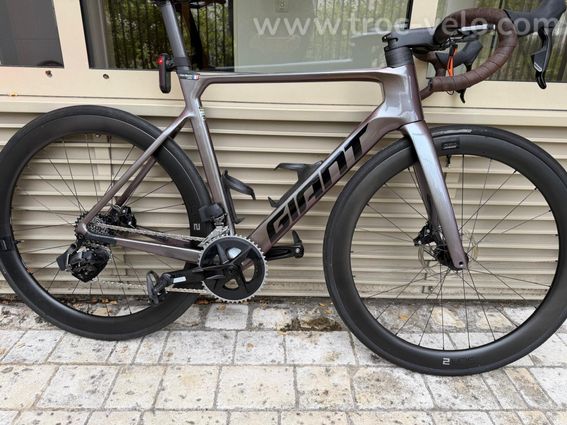 Vends Vélo Giant propel advance 1 complet + une paire de roues DT SWISS neuves - 2