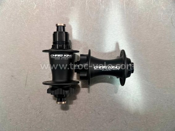 Moyeu Avant Solex 28 trous pour jante 19 pouces avec rayons 224 mm simple croisement
