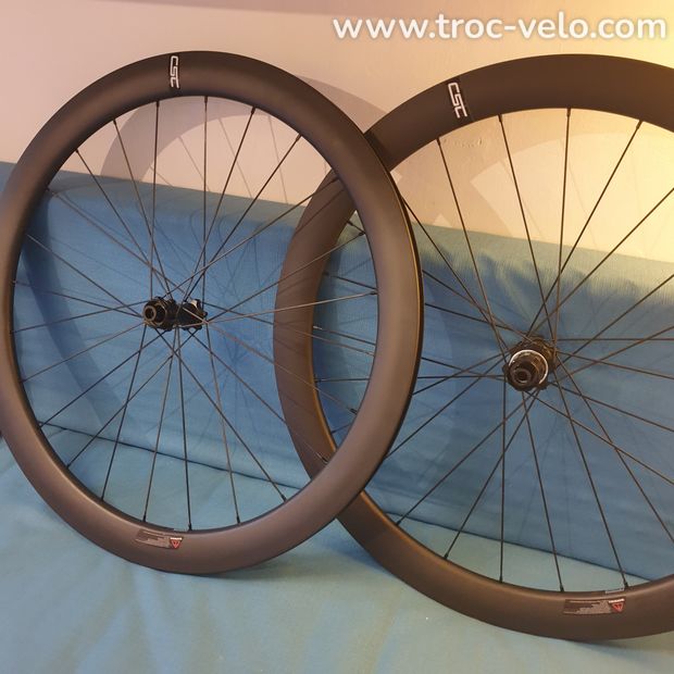 👍dispo paire carbone disc neuve 38mm.pneu chambres ou tubeless  - 1