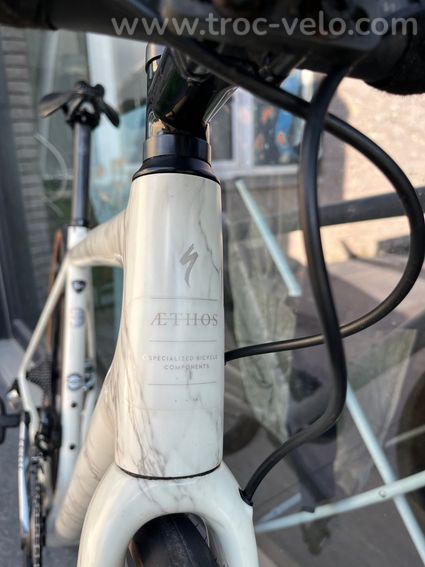 SWORKS AETHOS édition limitée couleur blanc marbré  - 3