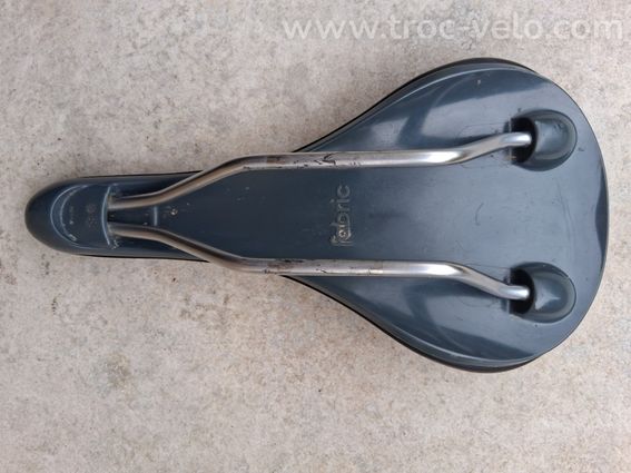 Selle VTT noire - 2