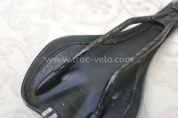 ♦ Selle vélo de course / Selle Italia SLR /Coque Carbone / Rails Carbone / 137x272mm/ Poids: 140gr ♦ - 5