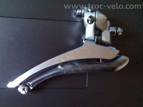 Dérailleur Shimano 105 -1056 avant double a braser 7/8/9 vitesses en Tbé