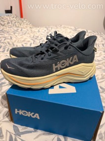 Hoka Challenger 8 - 2