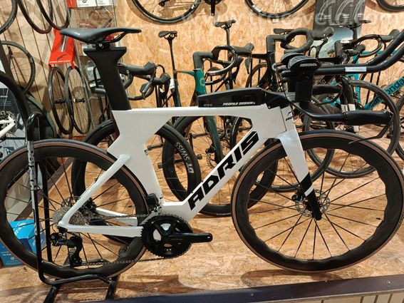 Vélo chrono Adris fusée 105di2 TM