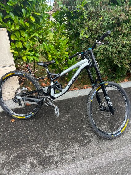 VTT Polygon Colossus DH7 2019 custom taille m