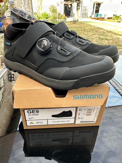 Chaussures cycliste Shimano GE9 neuves 