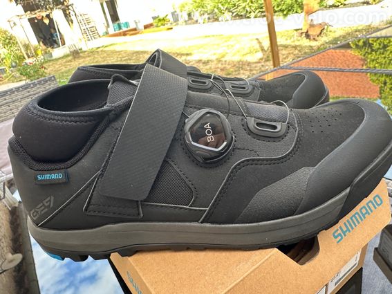 Chaussures cycliste Shimano GE9 neuves  - 3