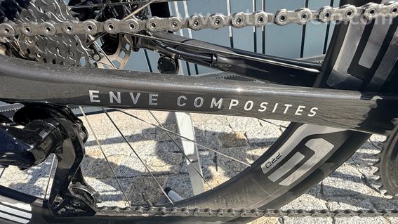 Vélo Enve Melee 2026 quasi neuf t. 54 - 14