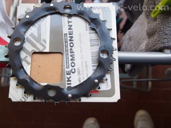Truvativ Plateau V7 104 mm 9 vitesses Noir - 32 dents - 3
