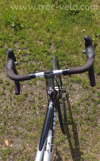Vélo de route Sunn. - 2