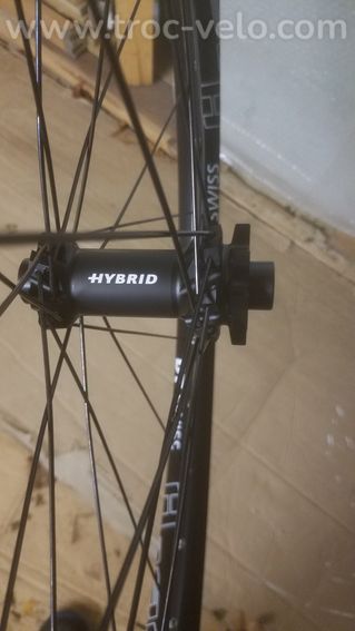 roue av dt swiss h 1900 NEUVE 27.5 + - 4