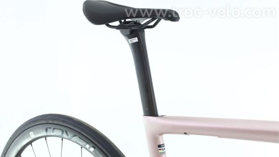 Produit Reconditionne    Specialized Tarmac Sl8 Di2 12v    Rose   Velo De Route   Tres Bon Etat - 8