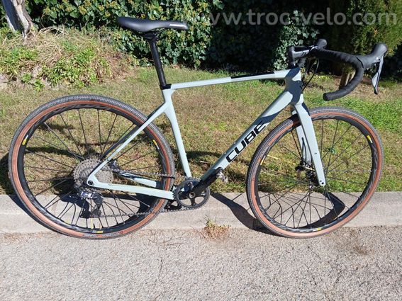 Vélo de Gravel CUBE