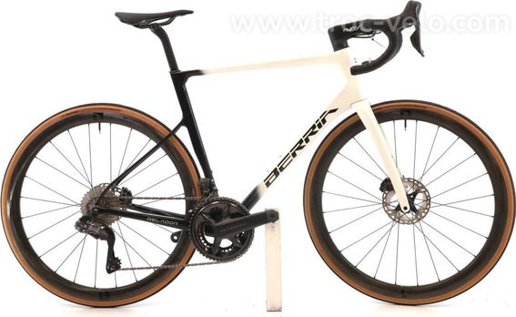 Produit Reconditionne Berria Belador Di2 12v Blanc Velo De Route Tres Bon Etat
