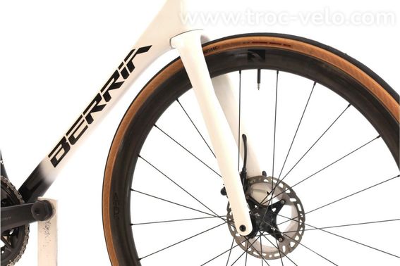 Produit Reconditionne Berria Belador Di2 12v Blanc Velo De Route Tres Bon Etat - 5