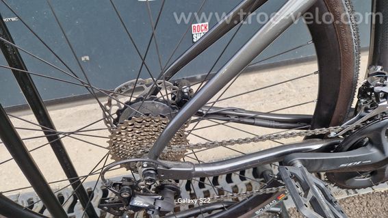 Vélo de route Wilier électrique taille S - 4