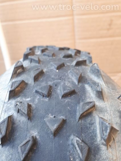 pneu vtt  TUBLESS 26 CONTINENTALmountain king 2.2 - 4