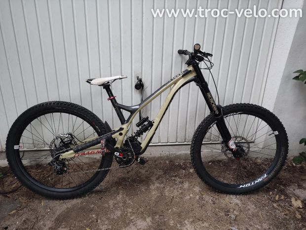 VTT DH COMMENCAL SUPREME TEAM - 1