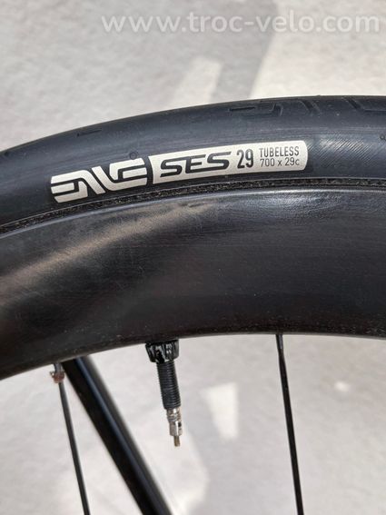 Roues Carbone ENVE SES 3.4 Disc – Shimano – Pneus ENVE 29 mm (Très Bon État) - 8