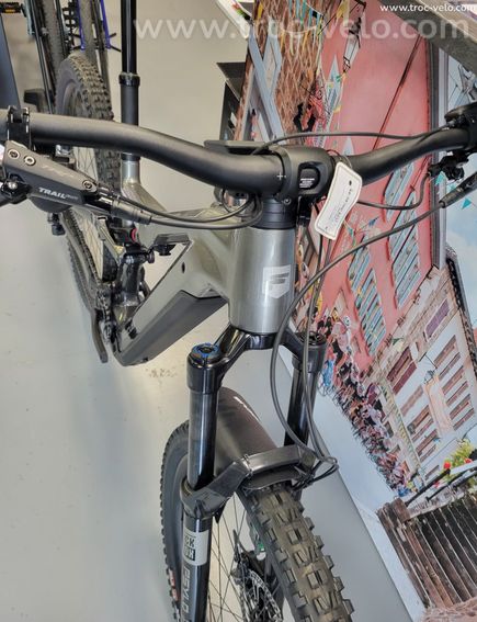 NEUF ! Focus Thron² 6.8 ABS 2025 Taille S - 15% - 3