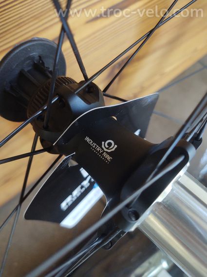 REYNOLDS Blacklabel AERO46 DB TubelessReady - 4