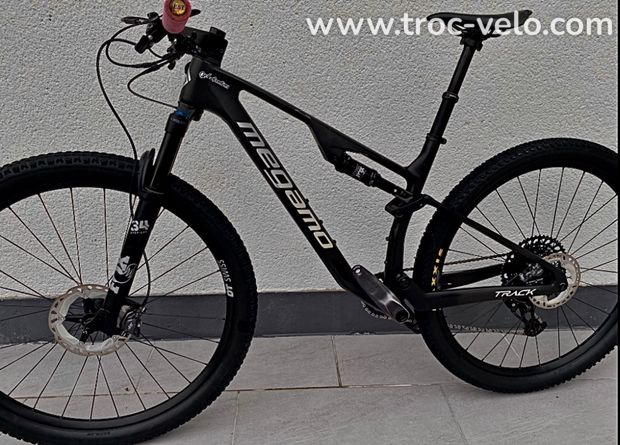 Mégamo track r120 axs 2023 - 2