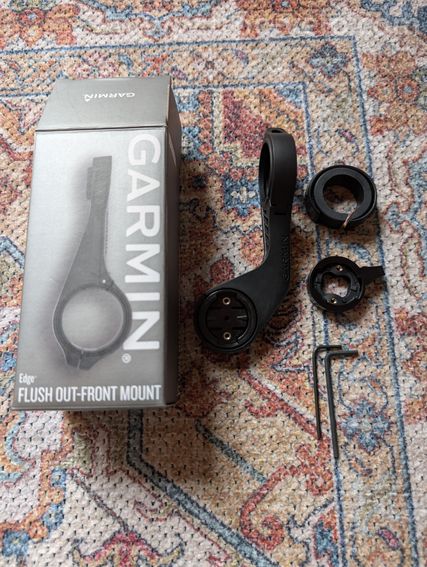 Support Garmin Flush Out-Front Mount + Insert pour batterie externe  - 2