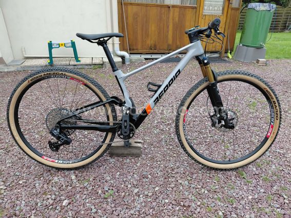 BERRIA MAKO pro GX AXS