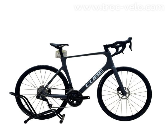 Cube Agree C:62 Carbon Vélo de Route Shimano 105 Di2 2024