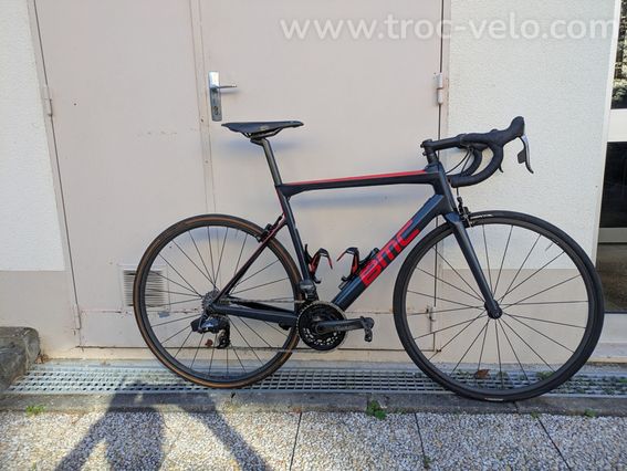 BMC Teammachine SLR01 Custom — SRAM Force/Red AXS 12v / DT Swiss — T56