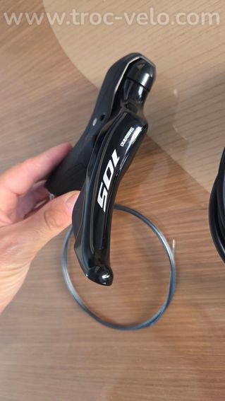 Freins hydrauliques + shifters avant + arrière Shimano 105 - neufs. - 3