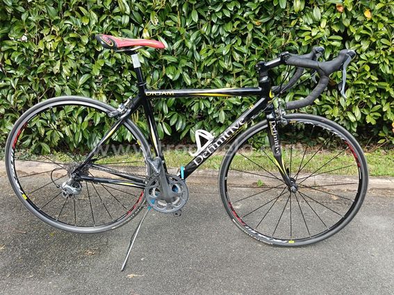 Vend vélo de course DEFINITIVE Carbon