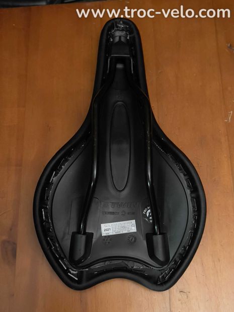 Selle BTWIN 145X280mm   Livraison offerte ! - 2