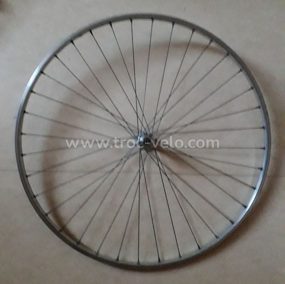 Roue avant 700 / 28" vintage en aluminium et moyeu Atom 80 en Bé
