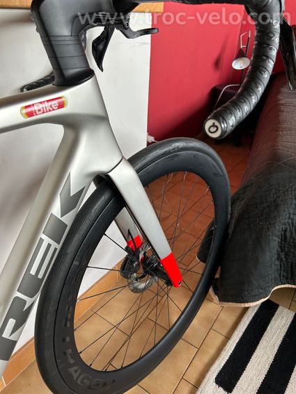 Trek Madone SL 8 Gen 8 - Ultegra Di2 - Capteur de puissance - Aeolus Pro 51 - Taille M/L - 4