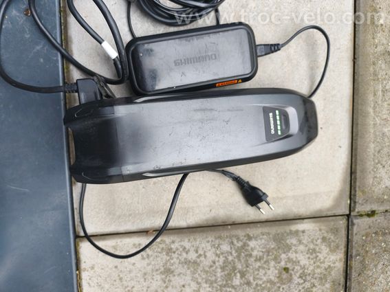 2 BATTERIES SHIMANO STEPS BT-E8010+ 2 CHARGEURS EC-E6002