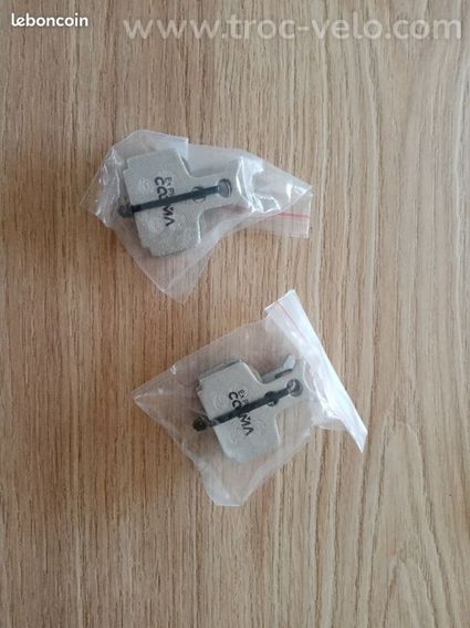 2 paires de plaquettes formula R1