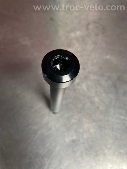 Axe traversant roue avant STROMER ST3 - 2