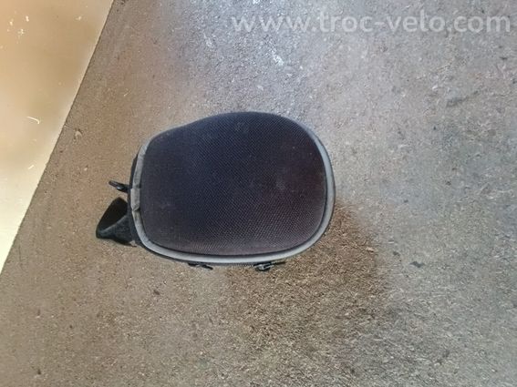 Pochette De Selle Avec Système De Fixation - 2