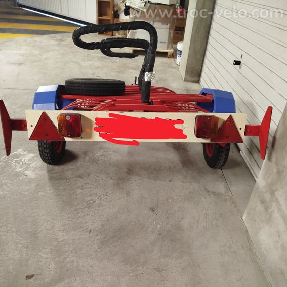 VENDS REMORQUE 6 VELOS AVEC ROUE DE SECOURS - 2