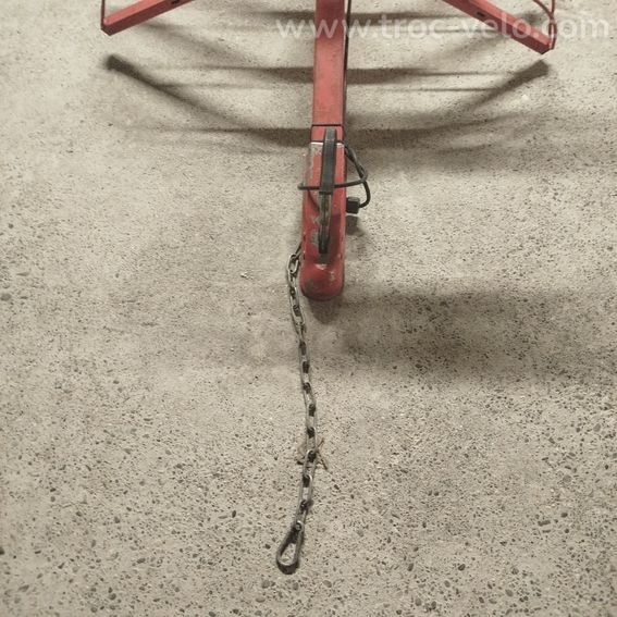 VENDS REMORQUE 6 VELOS AVEC ROUE DE SECOURS - 3