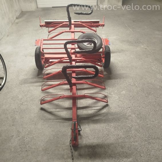 VENDS REMORQUE 6 VELOS AVEC ROUE DE SECOURS - 4