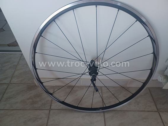 Paires de roues Shimano WH RS 61 freinage patins