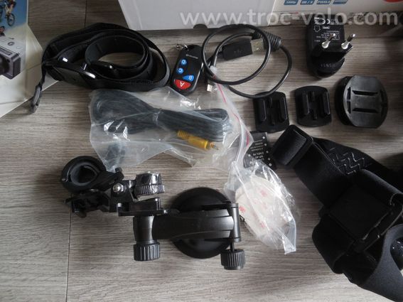 CAMERA  BOULANGER VELO MOTO PIETON ETC . - 4