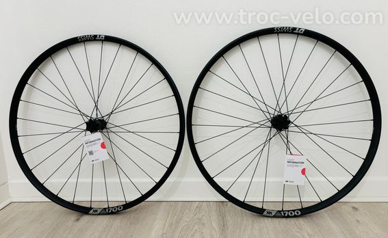 Paire de roues DT Swiss XR1700 Spline Shimano MS