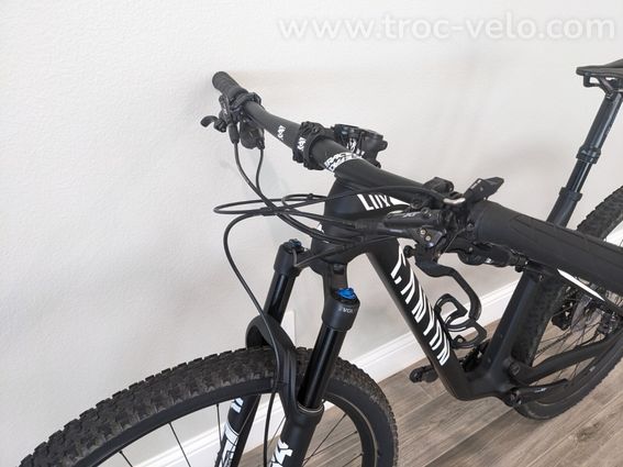 Canyon Lux CF7 2021 - Deore XT - Taille M - Carbone - Noir - 2