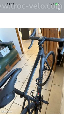Vends vélo route CUBE ATTAIN GTC SLX taille 58. Dérailleur 105di2 - 2