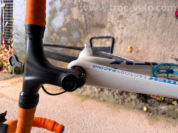 TREK EMONDA CARBONE OCLV 700 - 4